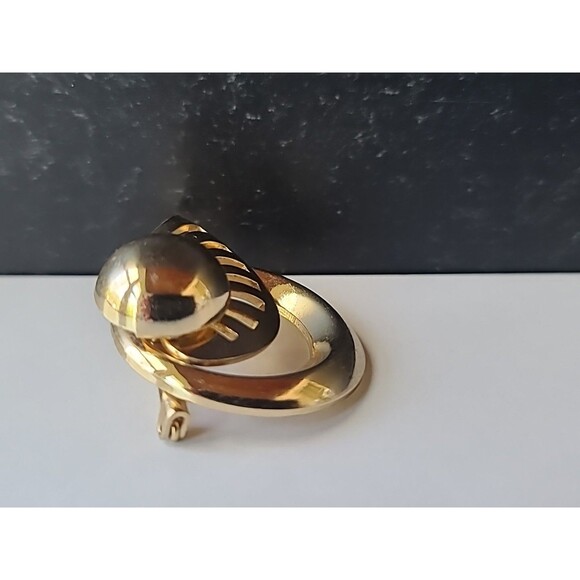 Coro Gold Tone Metal Brooch Vintage Costume Jewelry - Picture 6 of 10
